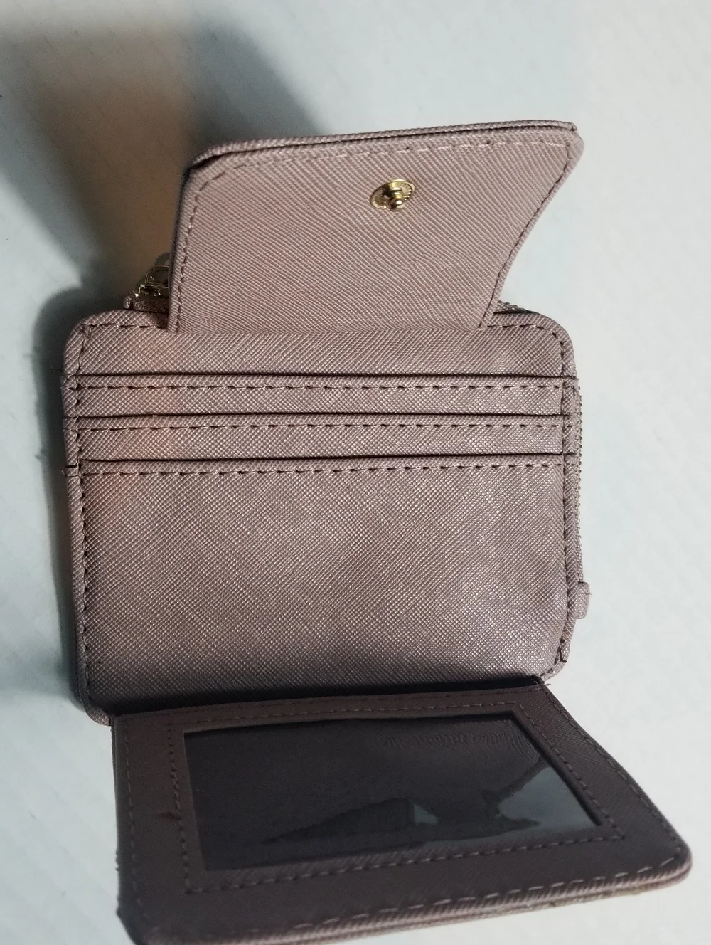 NWOT STEVE MADDEN MAUVE ZIP CARD WALLET WITH GOLD HARDWARE